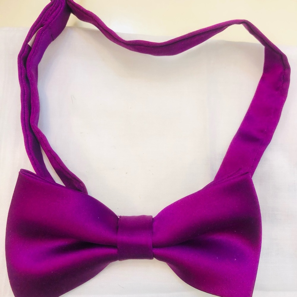 Purple or plum Bow tie